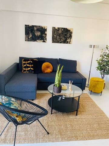 Huge accomodation with Acropolis view. 12 prs 4BDR gallery image 5