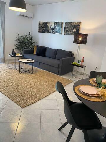 Huge accomodation with Acropolis view. 12 prs 4BDR gallery image 4