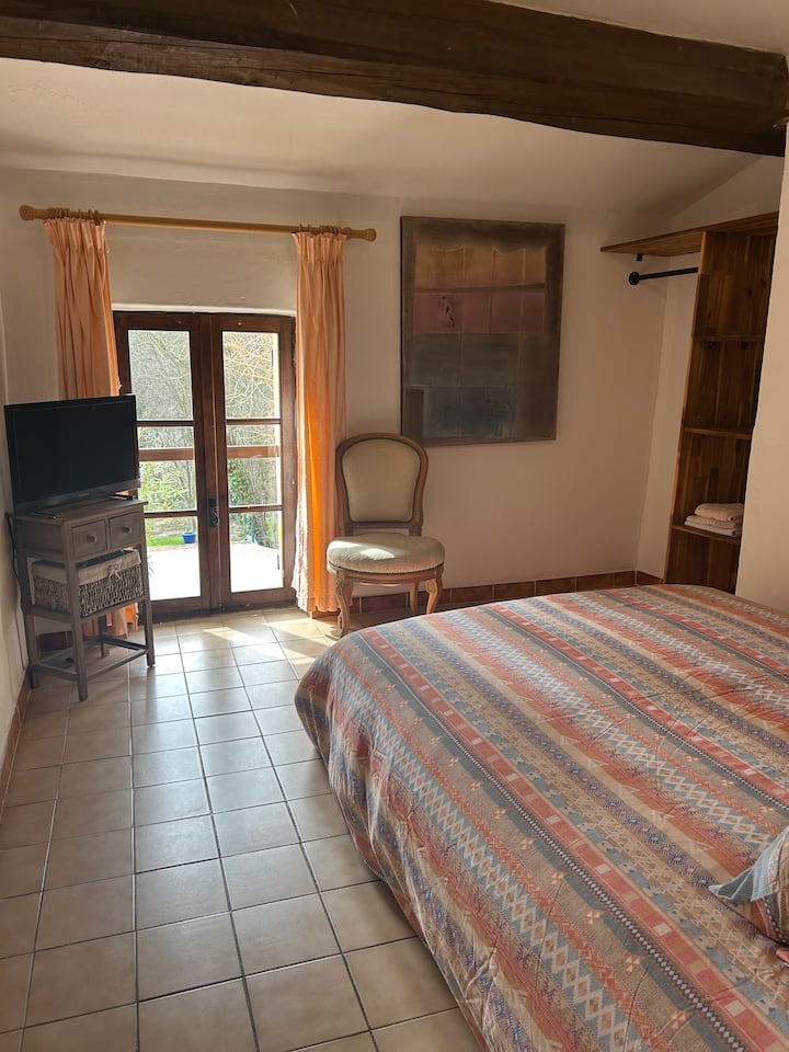 Chambre Indépendante 25 M² Dans Un Mas Provençal - Cotignac