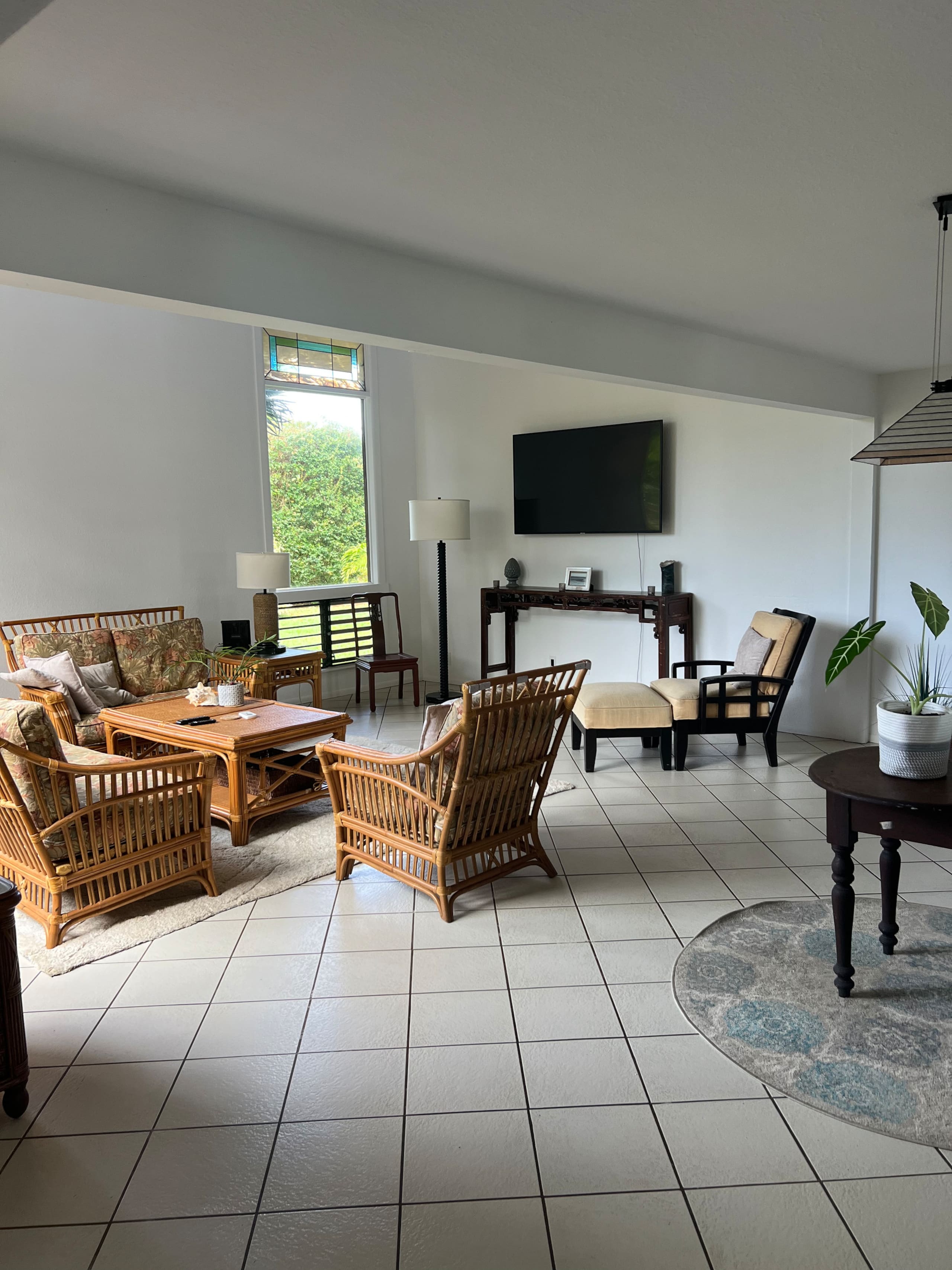Home in Princeville · ★4.93 · 1 bedroom · 1 bed · 1.5 shared baths - Image 4