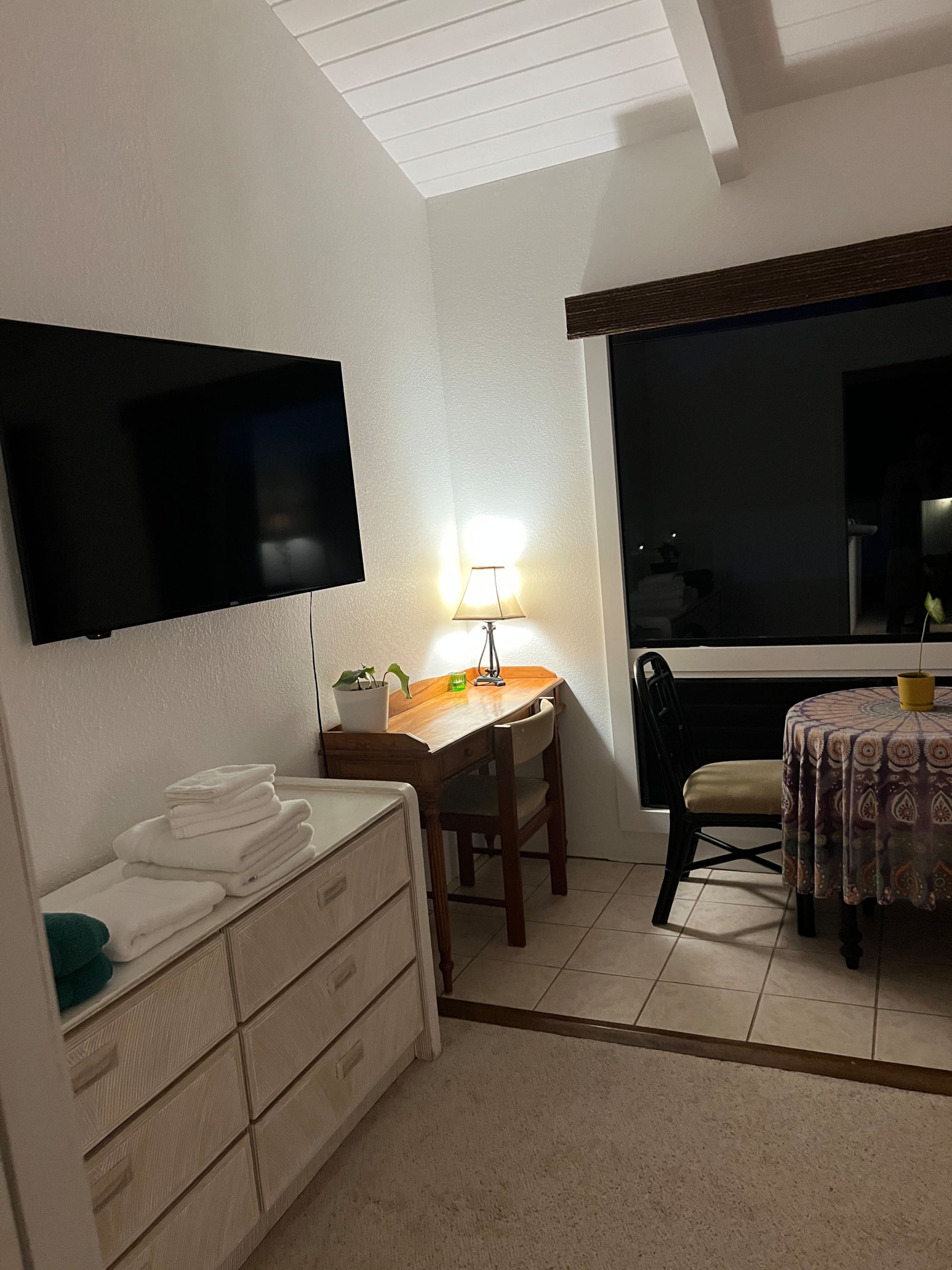 Home in Princeville · ★4.93 · 1 bedroom · 1 bed · 1.5 shared baths - Image 14