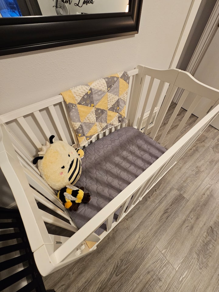 Becky's Bee Hive: Clean, Cozy and Affordable! - Houses for Rent in