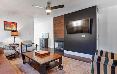 Popular Airbnb listing: Ship watching from the patio! in Port Colborne