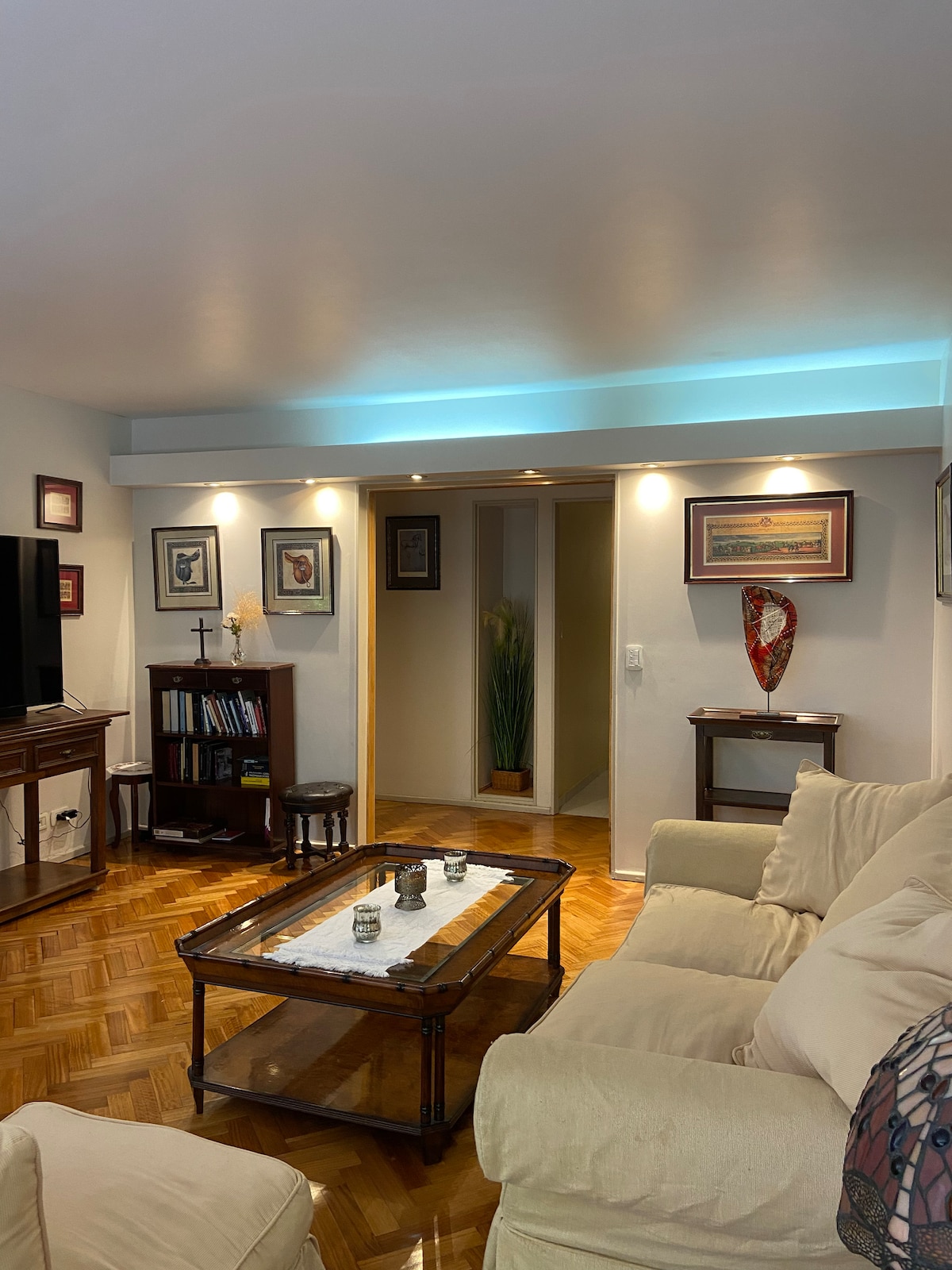 Popular Airbnb listing: Traditional apartment in Recoleta, Buenos Aires in Ciudad Autónoma De Buenos Aires