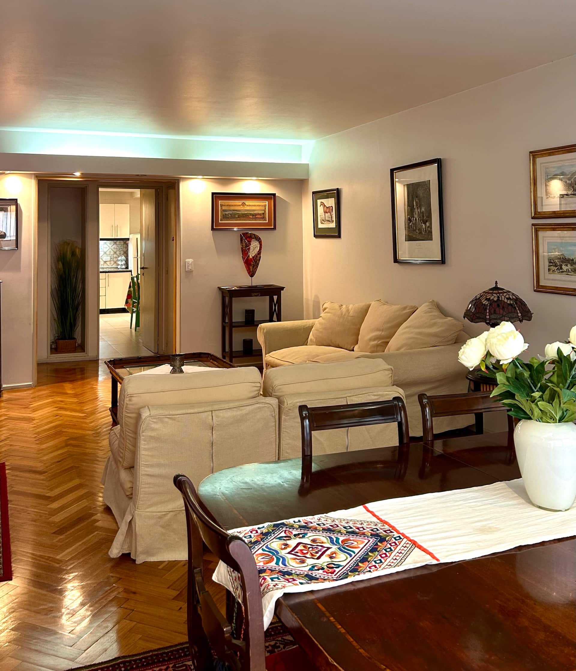 Apartamento tradicional com 3 quartos em Retiro