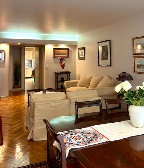 Popular Airbnb listing: Traditional apartment in Recoleta, Buenos Aires in Retiro
