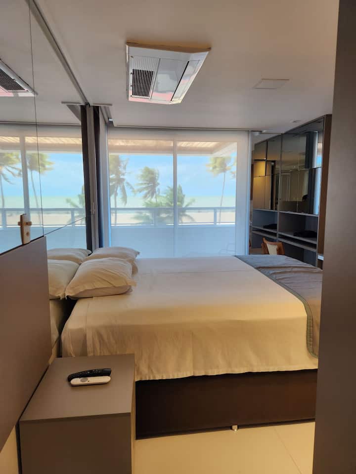 Წინა ფლიგელი პლაჟისა და ზღვის 100% -იანი ხედით