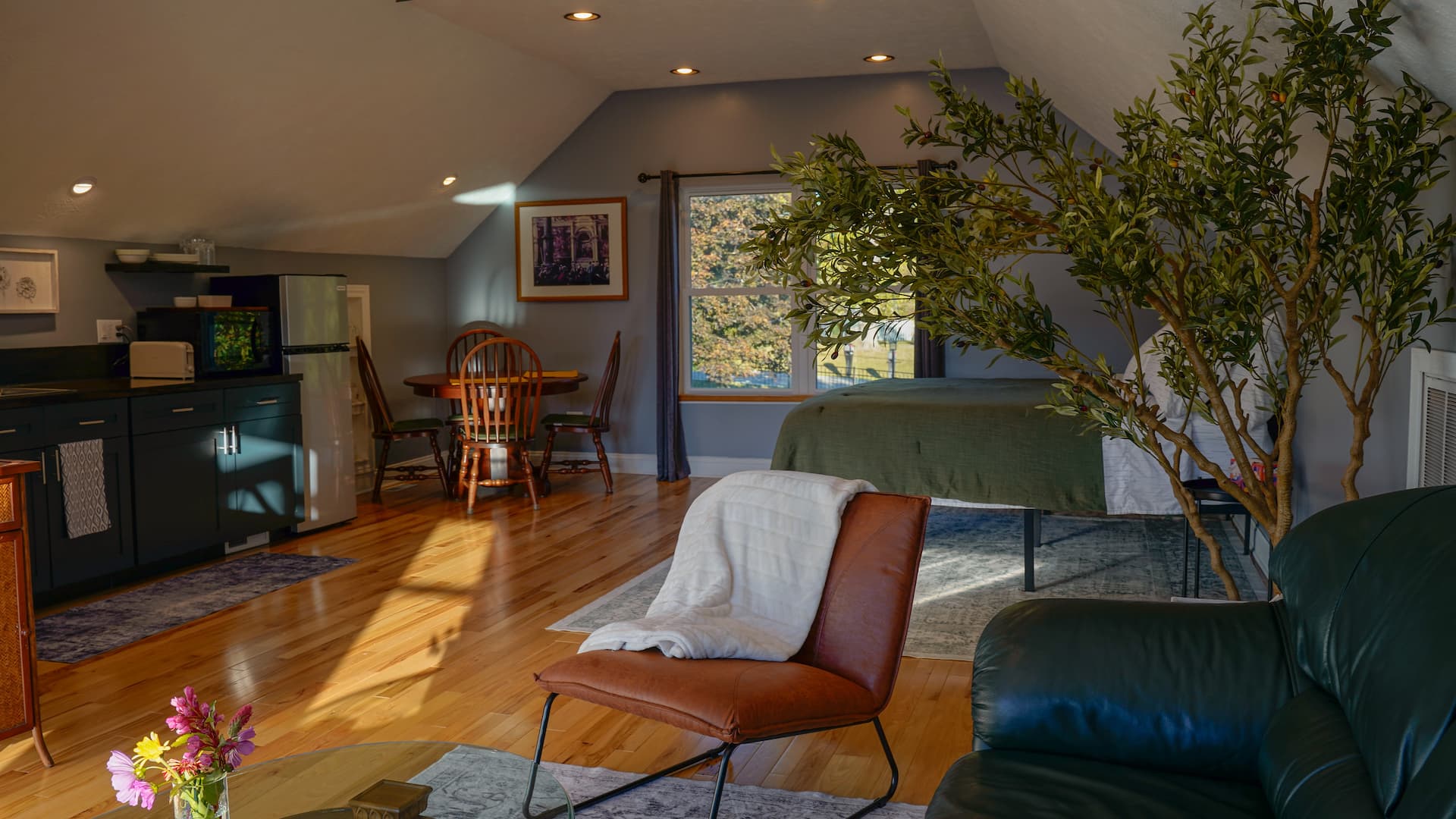 Trail Side Hideaway In The Woods