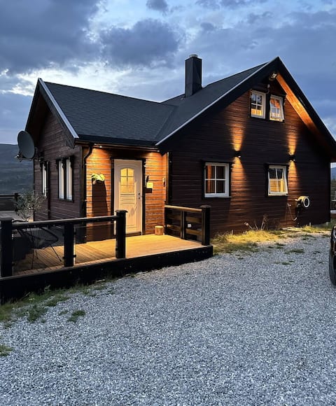 Camp Øien - modern cabin & great nature experiences