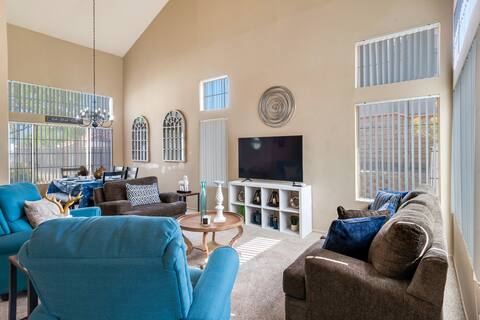 Riverside getaway 5 BR | Sleeps 14 | Pingpong