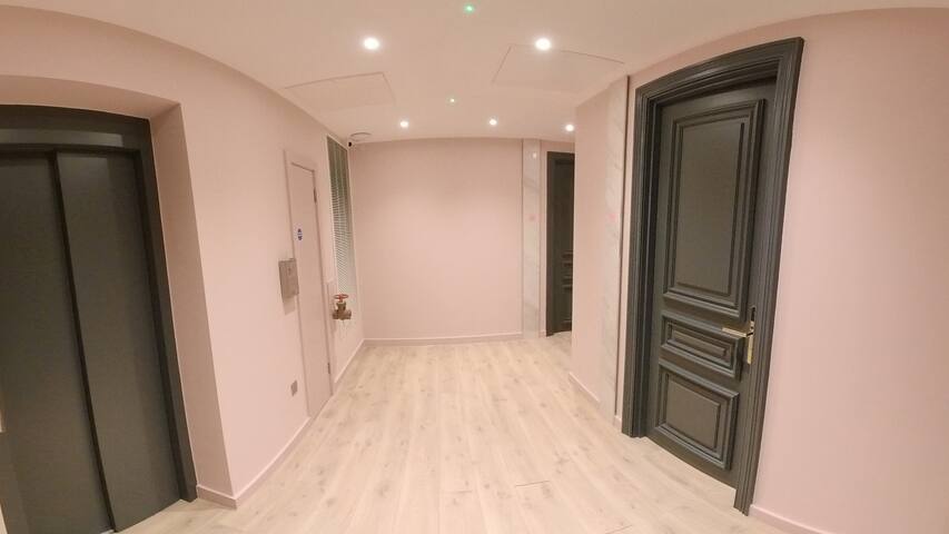 Stylish 2bedroom city centre gallery image 2