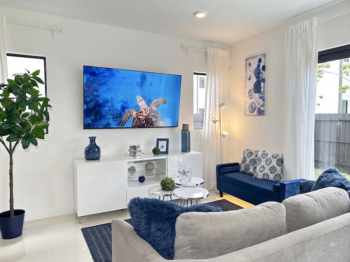 Blue House| GameRoom| The Keys| Everglades| Miami