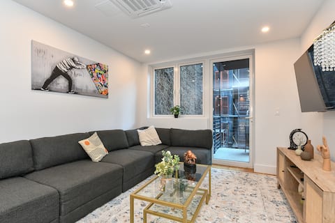 Popular Airbnb listing: Chelsea Luxury 3BR w/ Private Elevator & Balcony in Chelsea Hudson Yards