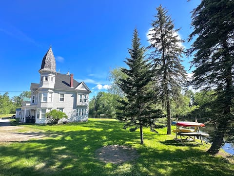Bigelow Alpine Lodge