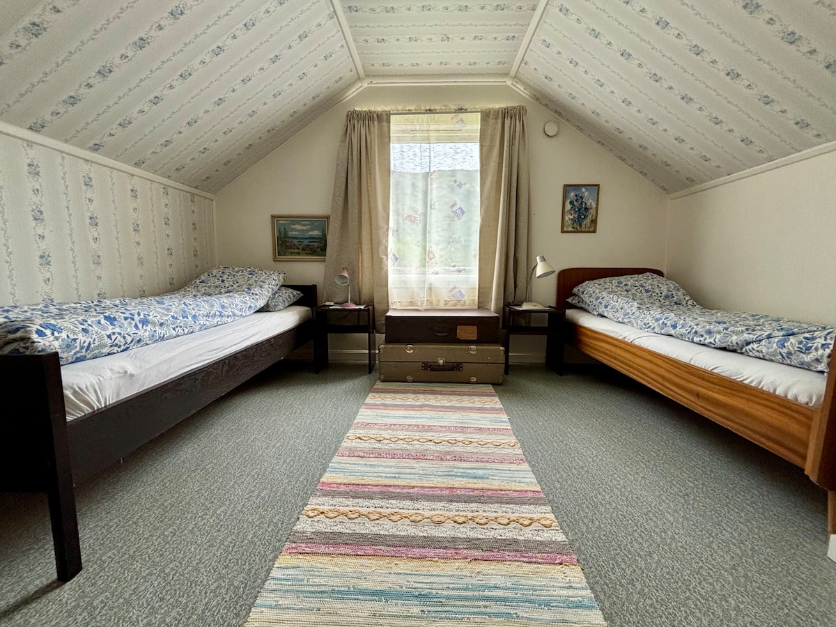 เตียงเดี่ยว 2 เตียงในห้องนอน 3 ชั้น 2