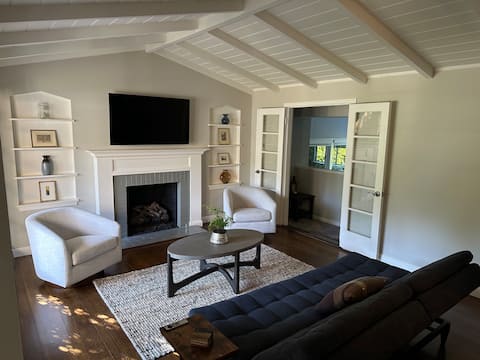 Charming Burlingame Beauty!