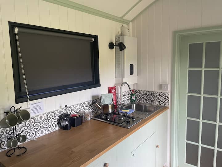 Apple Orchard Shepherd's Hut. - Kent