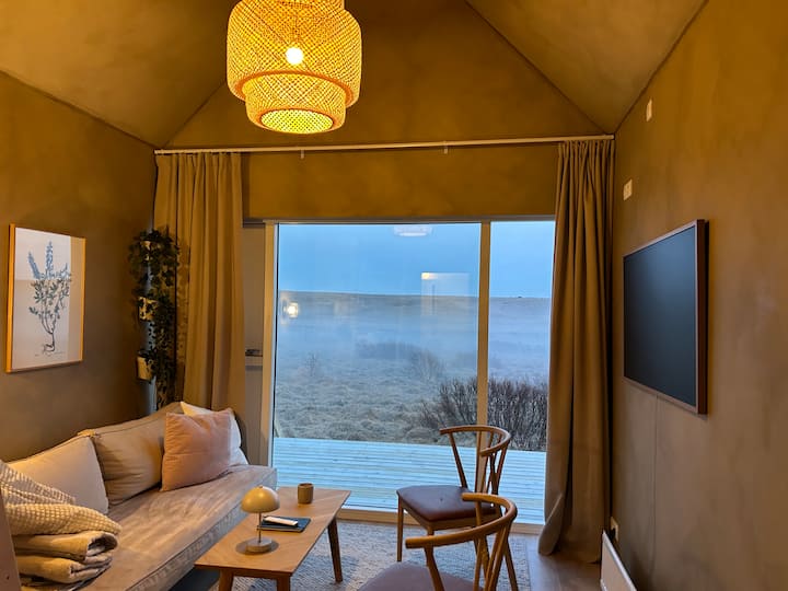 Cozy Cottage With A View - Iceland