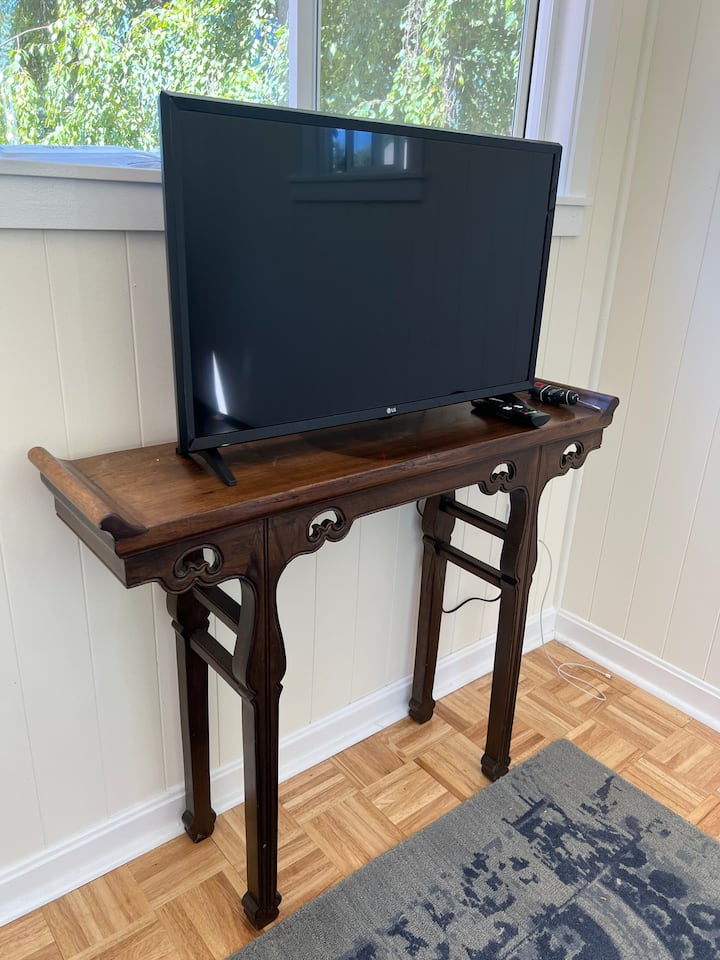 Vine Cottage: No Service Fees, Late Checkout - Washington