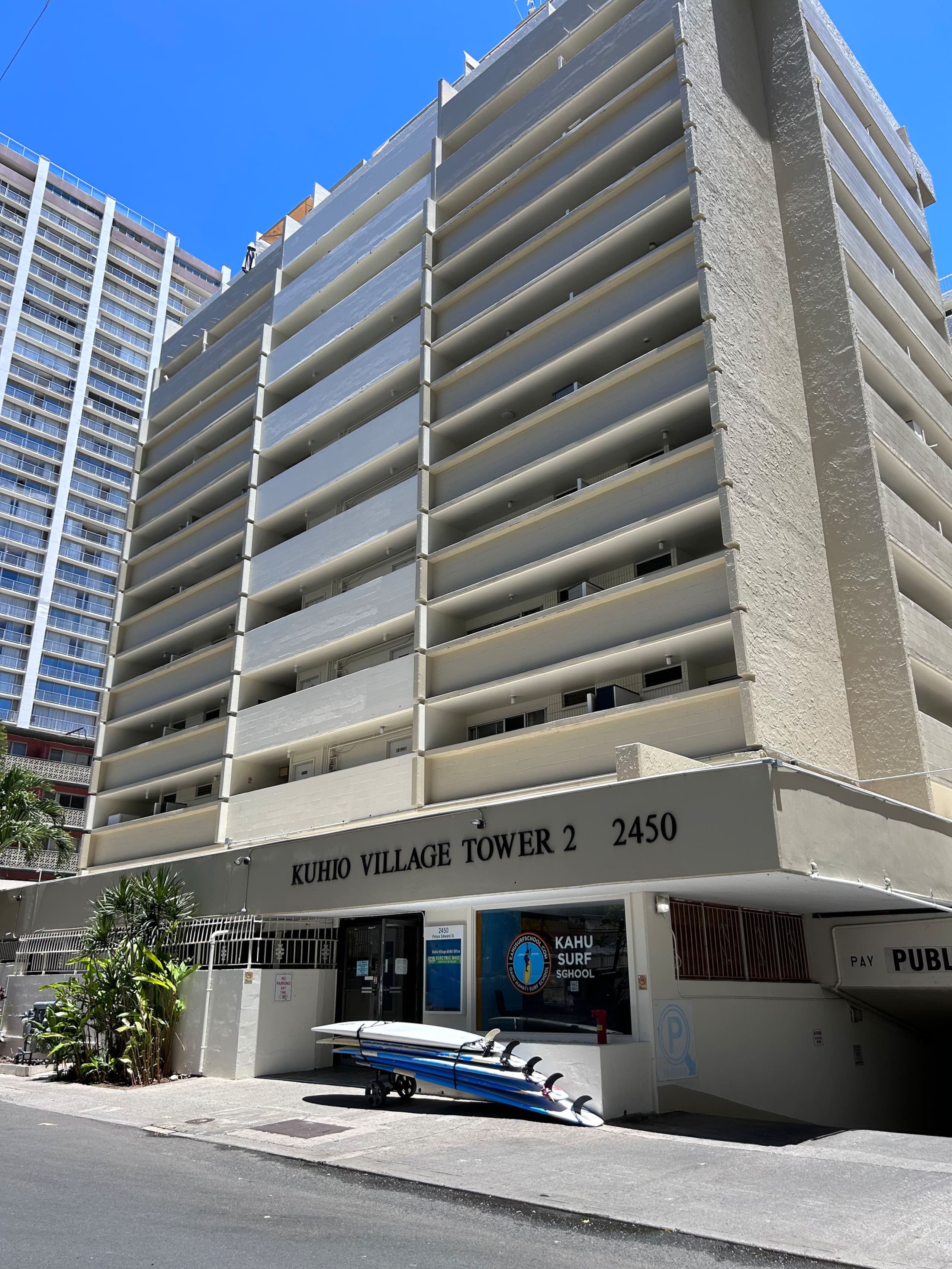 Condo in Honolulu · ★4.82 · Studio · 2 beds · 1 private bath - Image 25