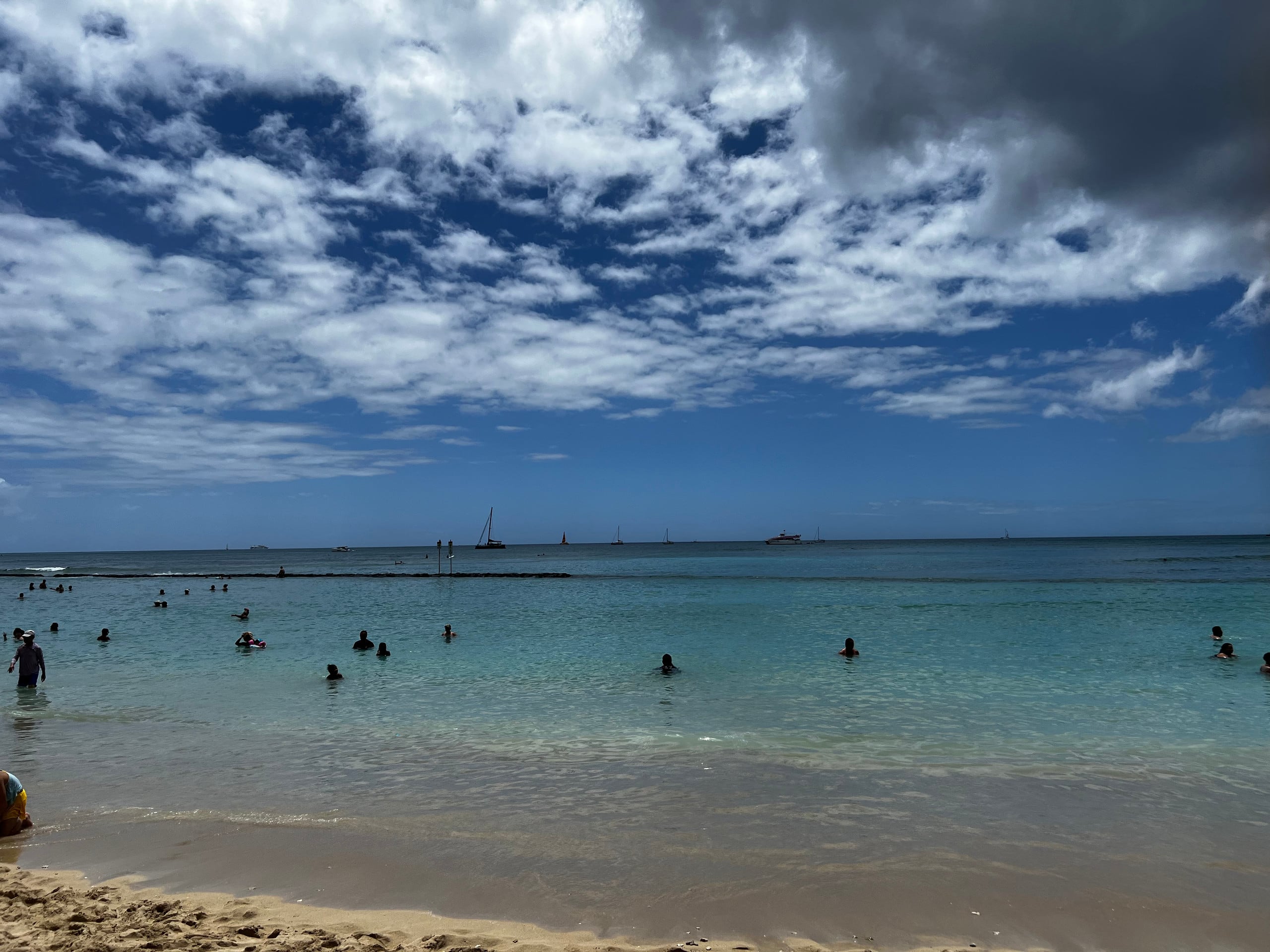 Condo in Honolulu · ★4.82 · Studio · 2 beds · 1 private bath - Image 40