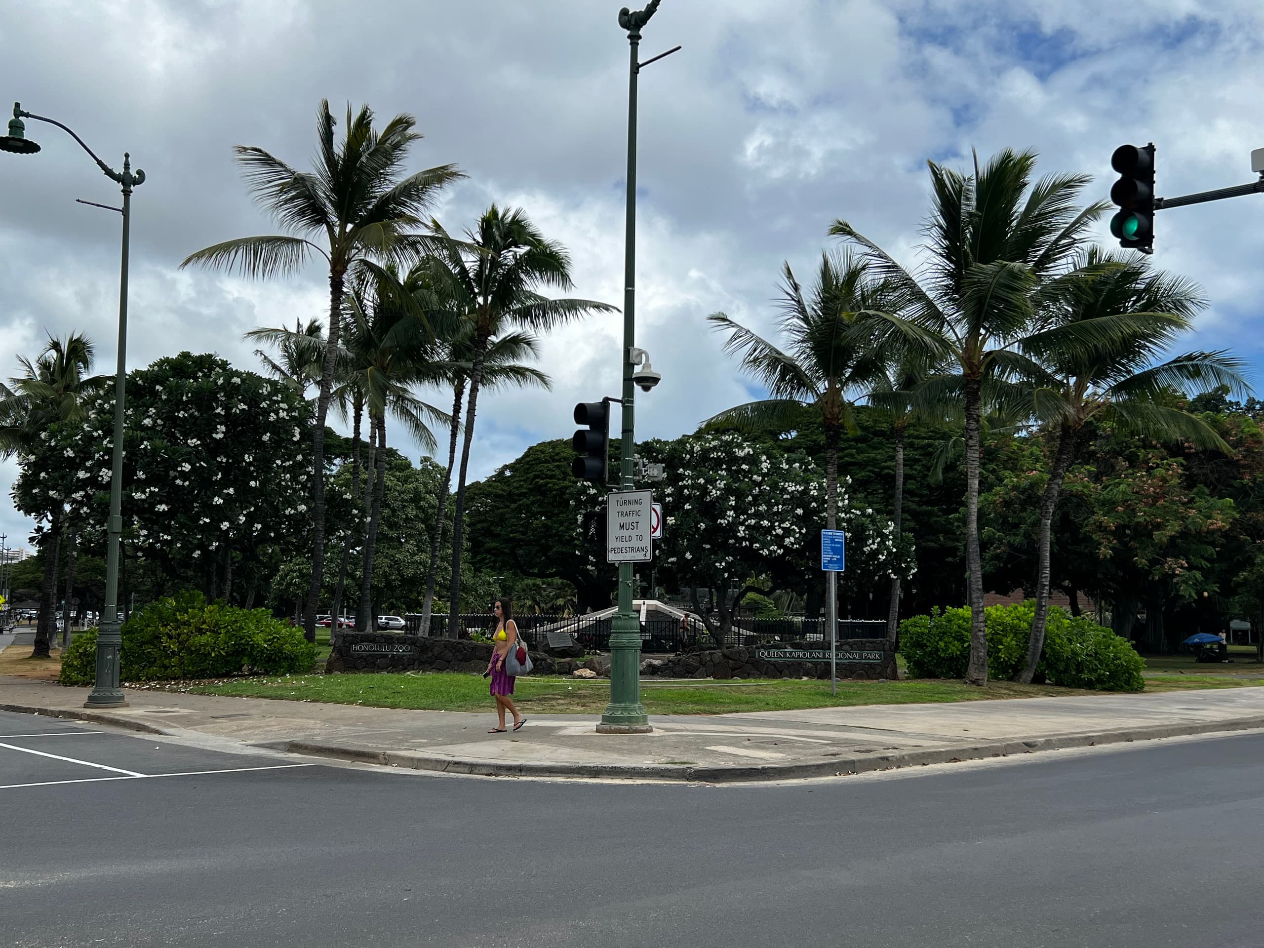 Condo in Honolulu · ★4.82 · Studio · 2 beds · 1 private bath - Image 41