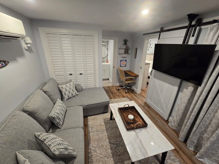 Winnipesaukee Lakefront Luxury Unit #3 W Hot Tub - Lake Winnipesaukee