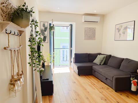 Top Airbnb: BEST Avenida| Downtown, Terrace, A/C & Metro em Lisboa