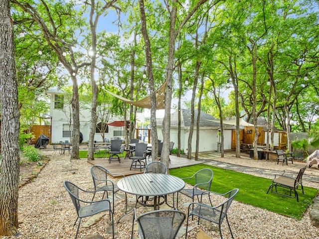 Downtown Eastside Super Huge Yard Arcade Games Bar