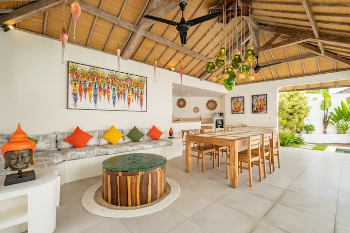 Stylish 3 Br Villa In The Heart Of Seminyak - Seminyak