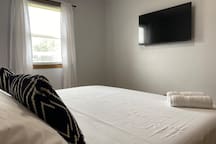 Henderson Haven / KING 2BD/1BA Apartment