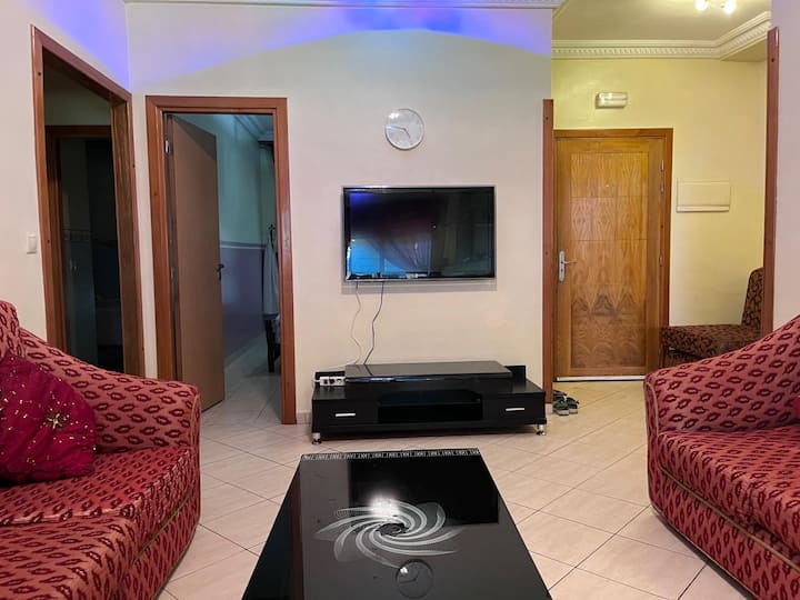 Spacious Family Flat - Air Con, Pool & Garden - Tetouan