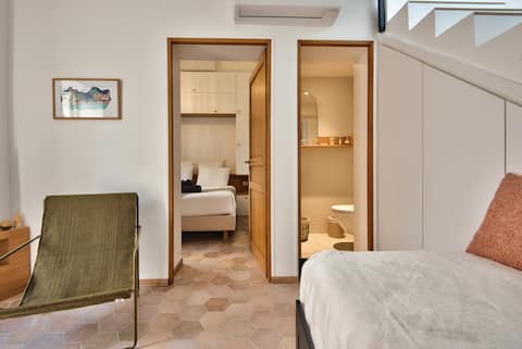 Popular Airbnb listing: La Petite Maison Wilson • Downtown • Balconies • Parking in Nice