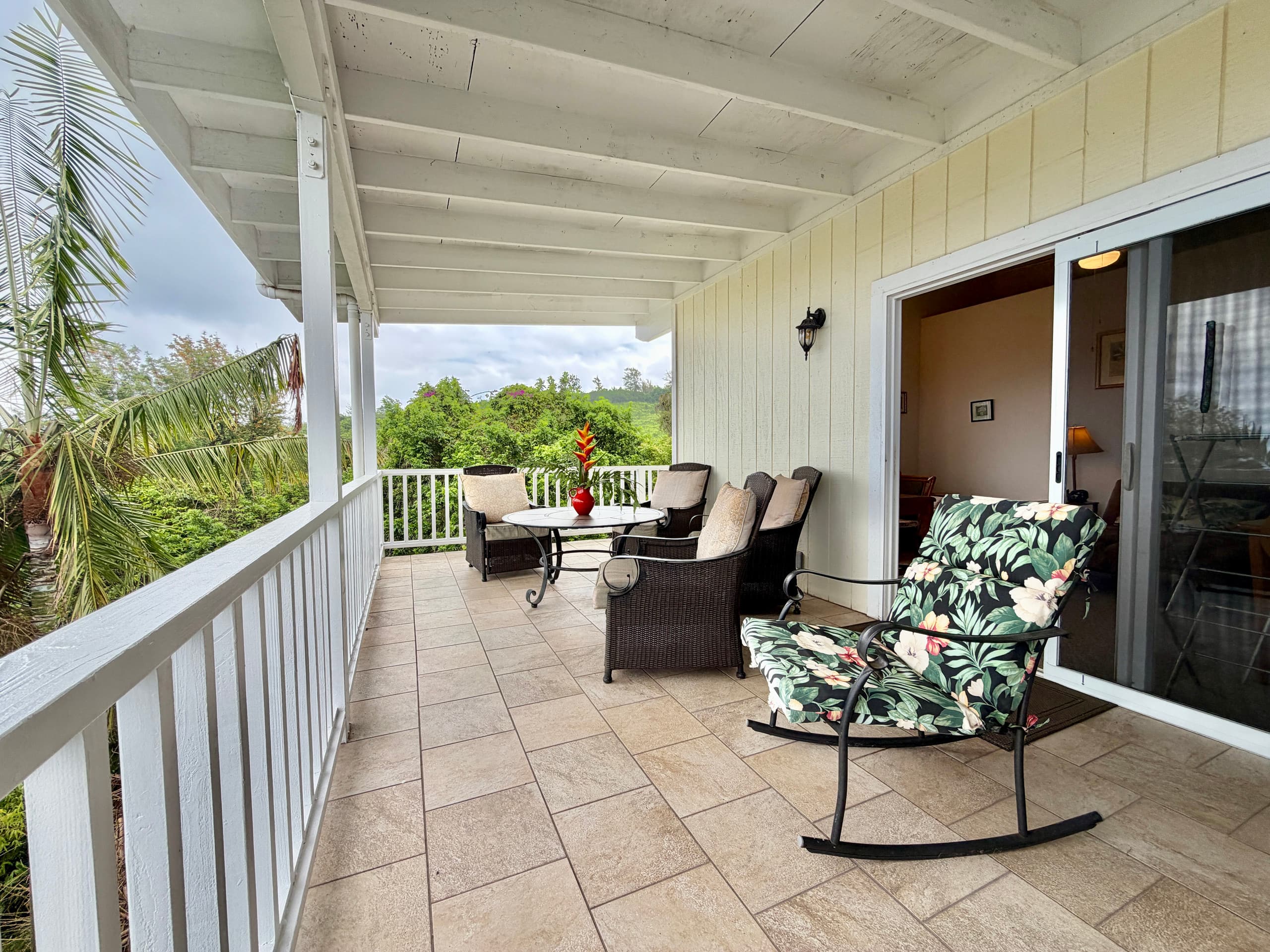 Home in Kailua-Kona · ★4.92 · 1 bedroom · 3 beds · 1 private bath - Image 7