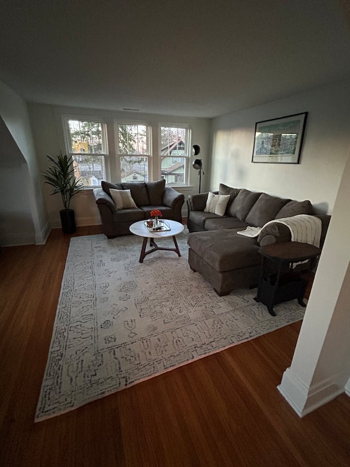 Privacy & Location! (2 Bed/1 Bath Upper Apt) - Lancaster, NY
