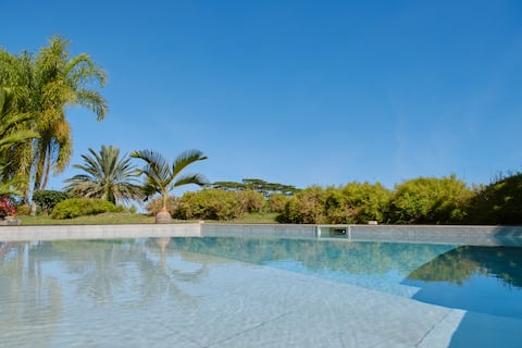 Enjoy Camanukea Lodge