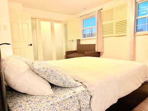 Kingstowne 2 Bedroom Cozy Townhome