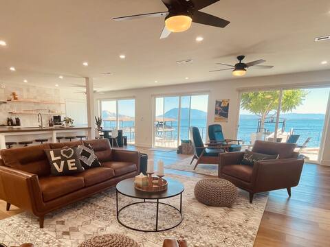 Modern Farmhouse, Lakefront Oasis