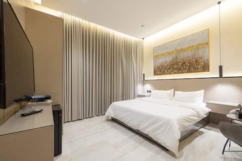 Luxury apartment 1 with private entrance, smart lock, and three bedrooms