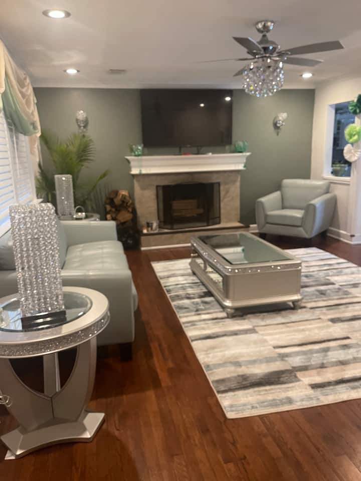 Elegance Escape On Saunders Dr - Portsmouth, VA