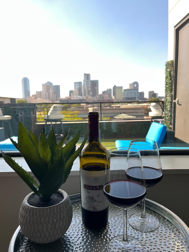 Vista dalla camera matrimoniale.  Goditi la privacy del tuo alloggio con vista panoramica!