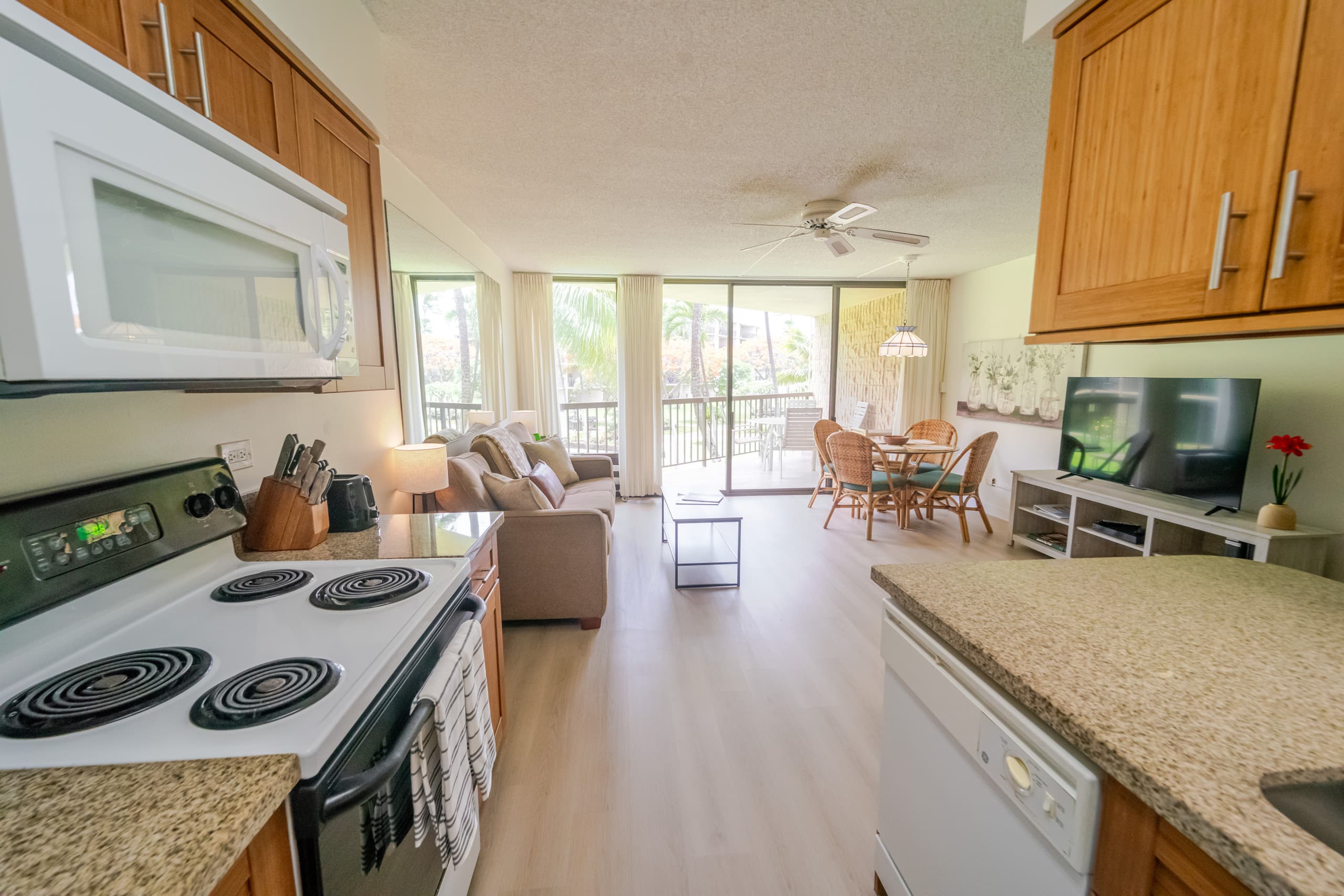 South Maui Beach Front Condo - Image 12