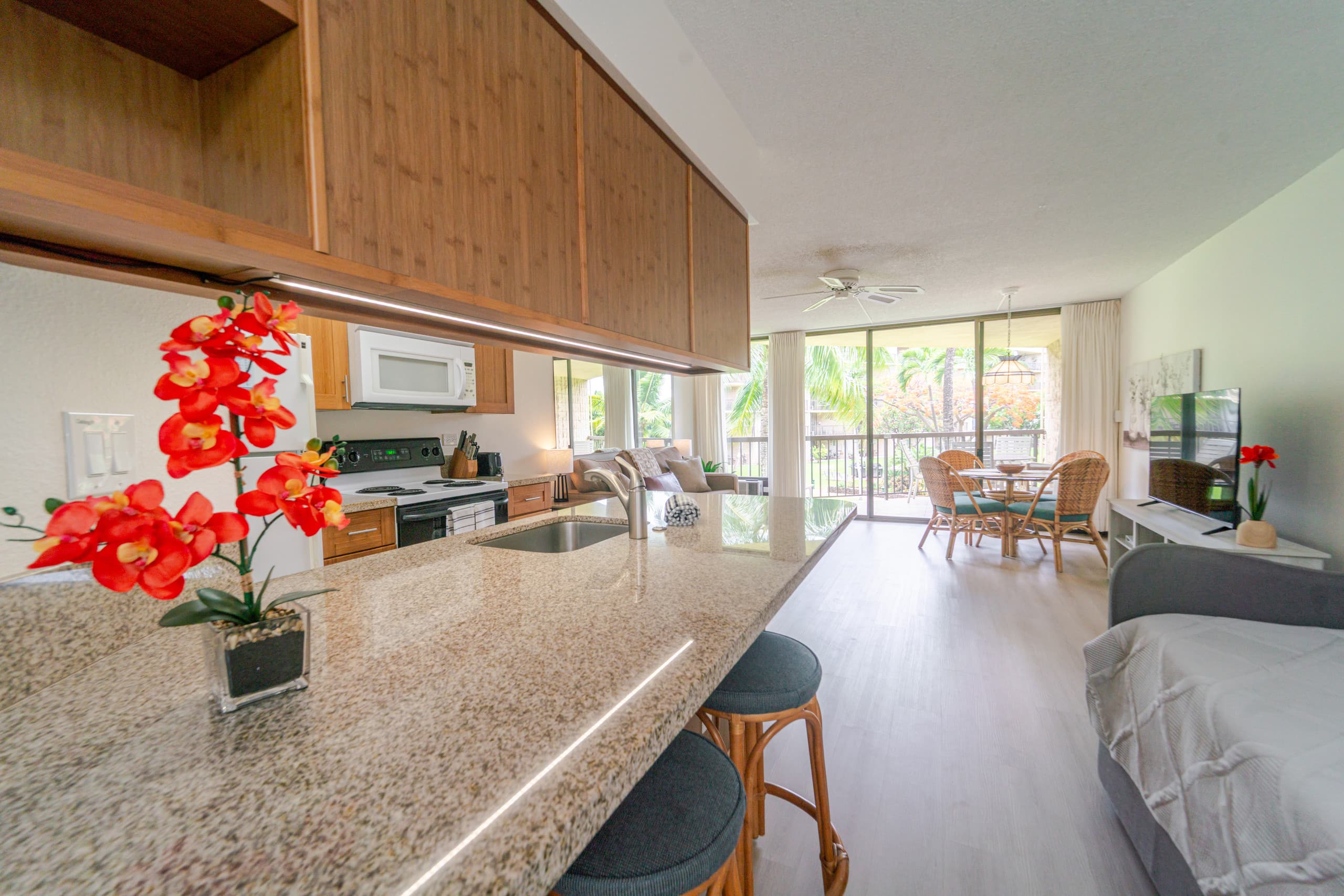 South Maui Beach Front Condo - Image 20