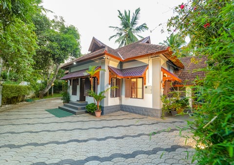 Heritage Private Pool Villa near Kovalam Beach