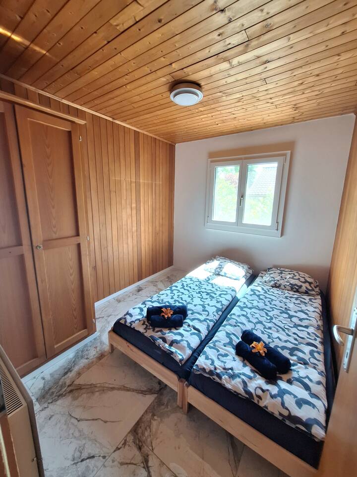 غرفة النوم 2