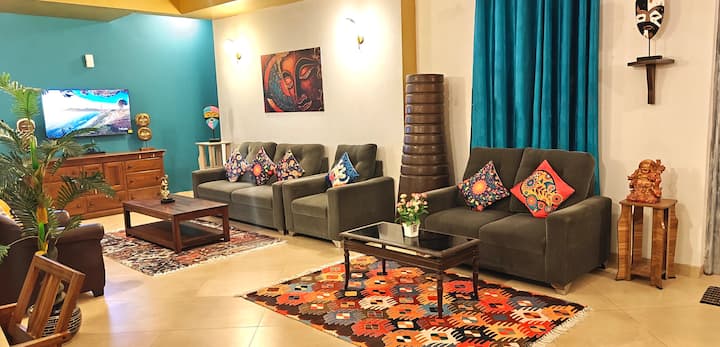 Living room image 6