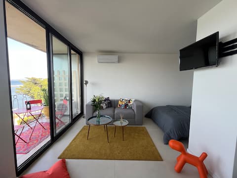 Top performing Airbnb: The Lodge in Martigues