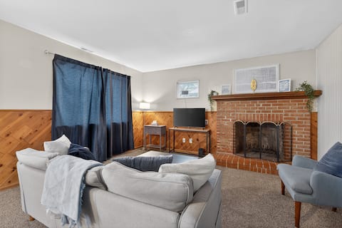 Cozy Ranch Near Airport and Downtown Detroit