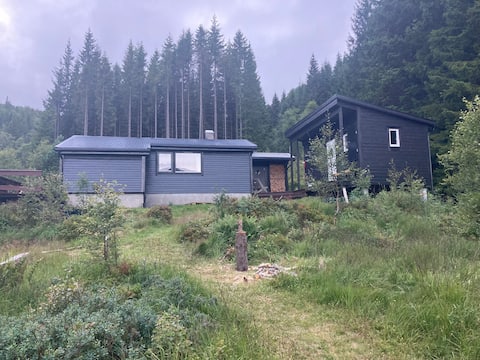 Peaceful cabin with sauna. Hiking area, fishing water