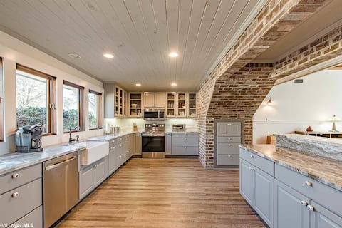 Fairhope Fish River House Retreat -